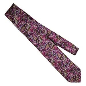Jos. A. Bank Signature Gold Pink Paisley 100% Silk Men's Necktie Made in Italy